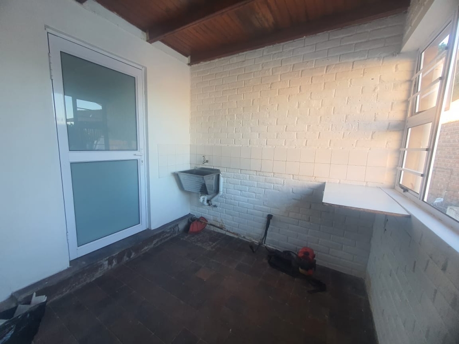 To Let 3 Bedroom Property for Rent in Beacon Bay Eastern Cape